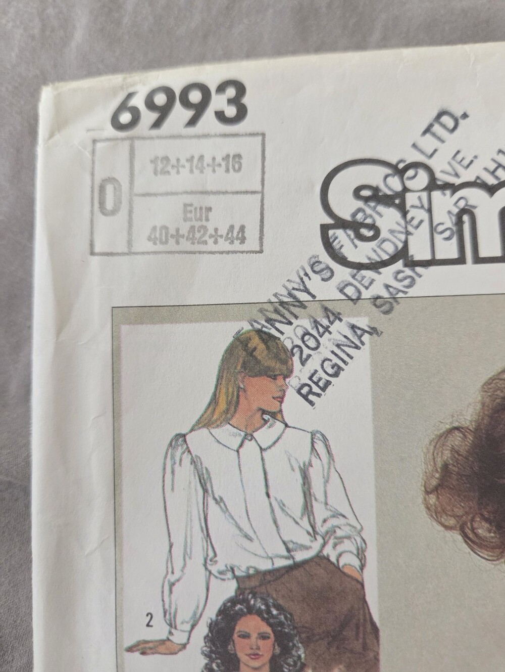Simplicity 6993 Sewing Pattern - Picture 2 of 3